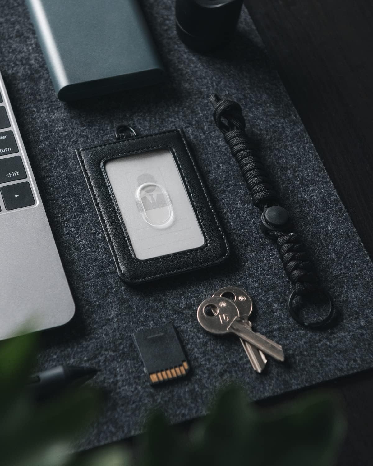 image:imageVULKIT ID Badge Holder with Lanyard for Women and Men Vertical Leather Badge Holder with Clear ID Window Card Holder Slot and Money Pocket Carbon FiberBlack